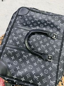 LV Brand New 💼