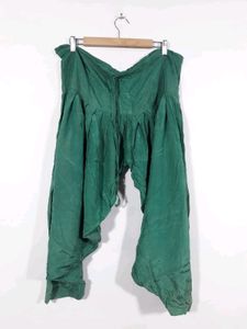 Women Black &amp; Green Embroidery Selwar Set