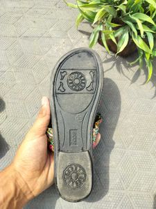 🌺ATTRACTIVE FLATS WOMEN