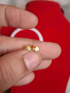 Beautiful New Desiner Studs Gold