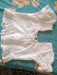 A WOMEN'S TOP!!🤍🤍