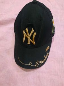 NY Yankees Floral Embroidered Cap