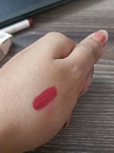 Myglamm Velvet Matte Lipstick