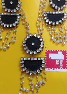 Black Necklace Set