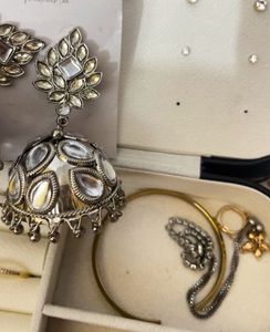 Oralia Jhumka