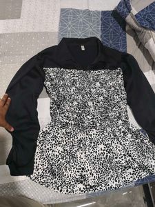 Stylish Elegent And Korean Inspired Top💜💜💜💜