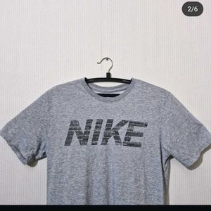 NIKE TEE