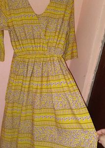 Bright&amp;breezy yellow maxi dress with floral print