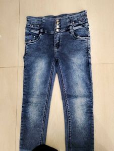 Stylish High-Waisted Jeans