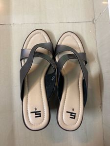 Stylish Silver Slip-On Sandals – Size 6