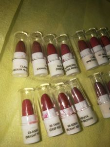 Set Of 16 Mini Lipstick Lot