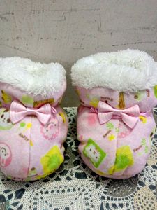 Bahut Hi Pyare Baby Girl Woolen Shoes