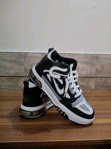 Black & White Fashion Sneakers