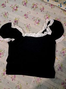 Cute Black &amp; White Crop Top