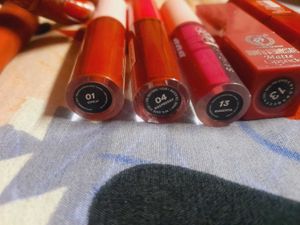 8 Branded Lipstick Combo