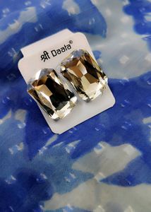 White stone Earrings