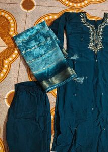 Beautiful  Aari And Zardozi Work Kurta Set Size XL