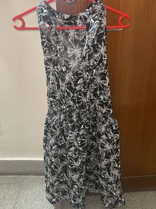 I Am Selling A Dress