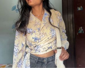 Floral Wrap Top Sassfras 💛