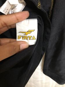 Finta Black T Shirt