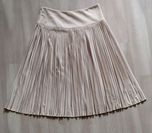Uniqlo Pleated Skirt