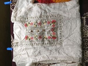 Beautiful Kurti Set New Like Condition