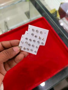 18 k gold Stud Earring Set 1 paired 2 pieces