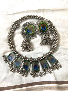 Choker With Earrings