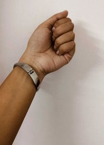 White&amp;SilverBraceletWith CrystalAdornments