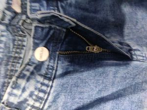 Ripped Jeans