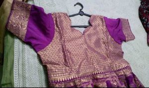 Ethnic gown with lining