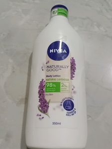 Nivia  Body Lotion For Dry Skin