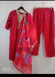 beautiful suit with organza dupatta