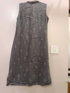 Sleeveless Gray Printed Kurti