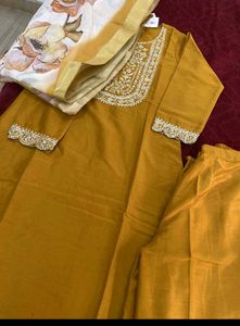 Beautiful Kurta Set With Tag
