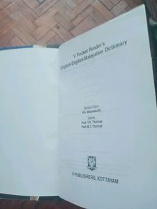 English Malayalam Pocket Dictionary. By V Publishers.