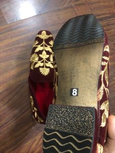 Embroidered Velvet Groom Mojari