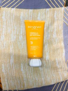 Dot & Key Vitamin C Face Wash