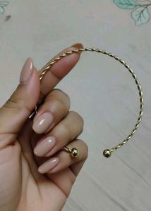 New Never Used Gold Tone Bangle Bracelet