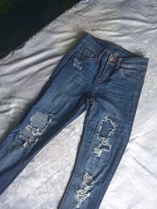 Ripped Denim Jeans 👖🦢✨✨