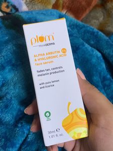 Plum Alpha Arbutin & Hyaluronic Acid Face Serum