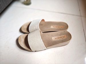 Off White Wedges Rainy