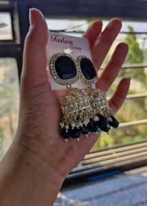 Earrings Black And Golden