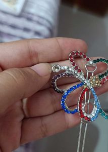 2 Hair Clips