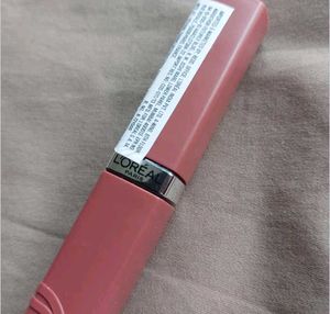 L&#39;Oreal Rouge Signature Matte Liquid Lipstick