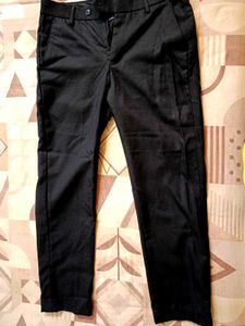 Men Textured Slim Fit Formal Trousers