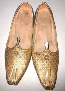 Gold Ethnic Punjabi Jutti