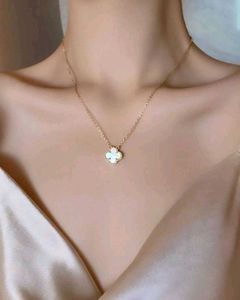 Clover Pendant Necklace