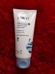 Plum Simply Bright 2% Niacinamide Face Wash with R