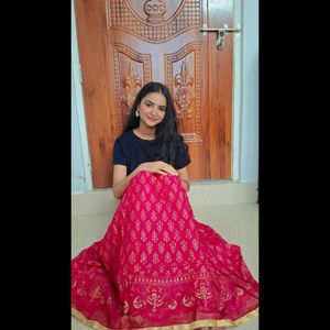 New Pink Long Skirt with Golden Patterns🌸
